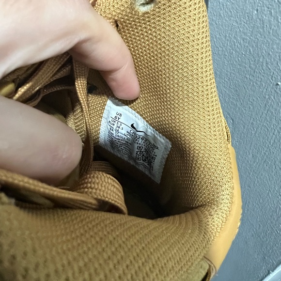 Nike size 6 - Picture 4 of 4